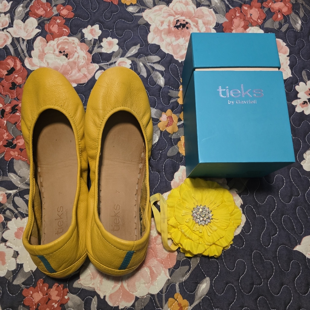 Tieks Mustard Ballet Flats with Box Size 7, EUC $100